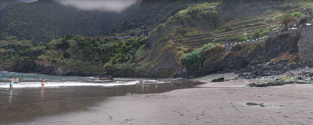 Cais Seixal madeira black beach