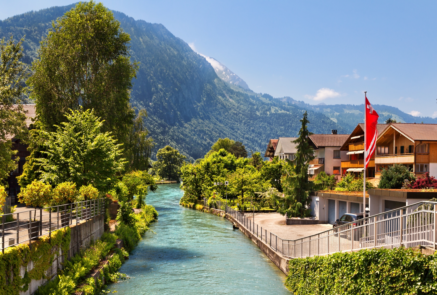 Why should you go to Interlaken in Switzerland? 7 Days Abroad