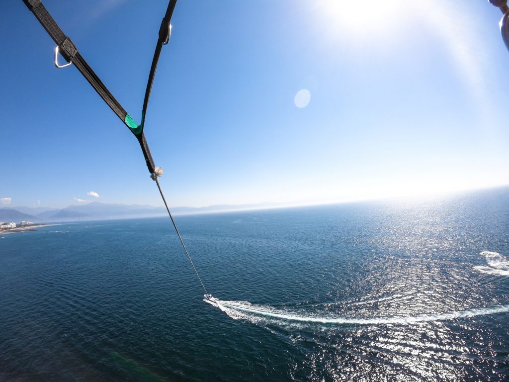 Parachute-in-Puerto-Vallarta