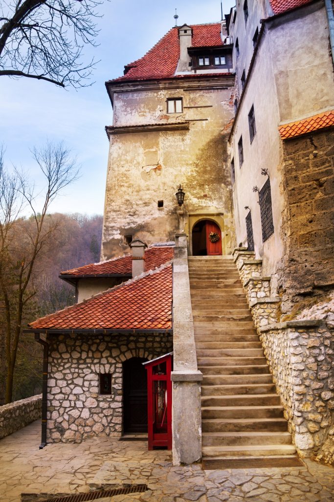 Close-View-of-Bran-Castle-Dracula-Castle